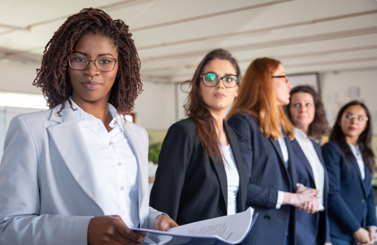 Projeto de inclusão feminina na tecnologia expande atuação e abre agenda para eventos gratuitos
